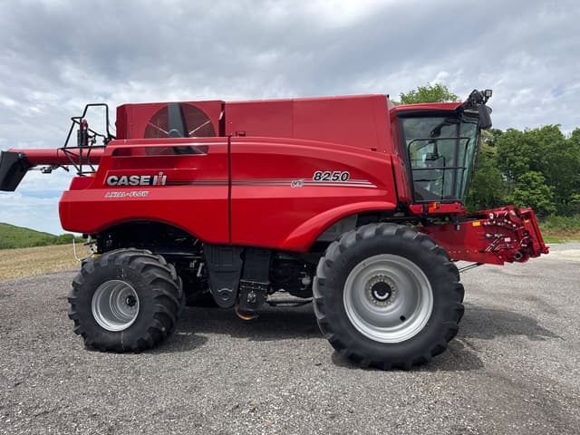 Image of Case IH 8250 equipment image 1