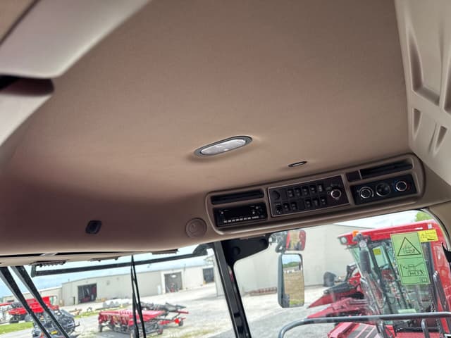 Image of Case IH 8250 equipment image 2