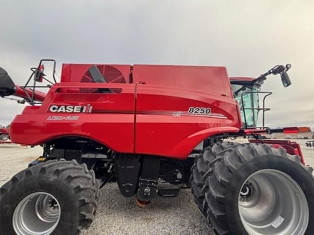 Image of Case IH 8250 equipment image 3