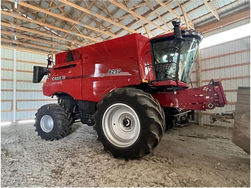 Image of Case IH 8250 Image 0