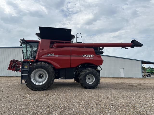 Image of Case IH 8250 equipment image 2
