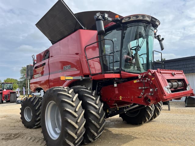 Image of Case IH 8250 equipment image 2