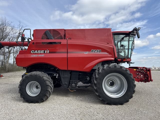 Image of Case IH 8250 equipment image 1