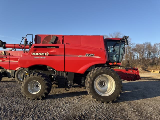 Image of Case IH 8250 equipment image 1