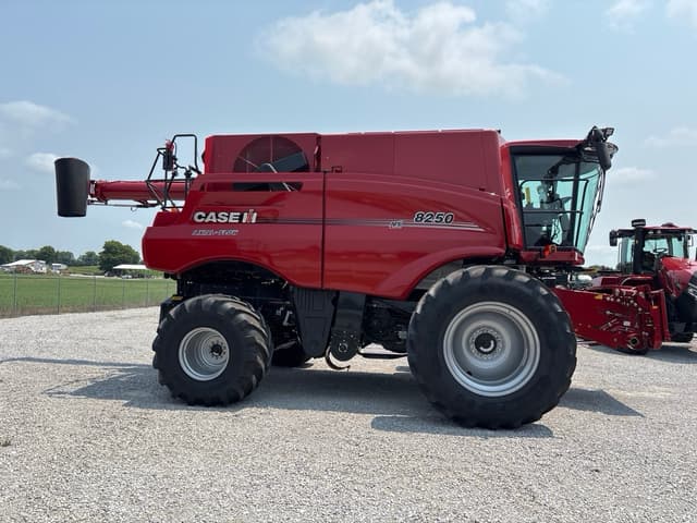 Image of Case IH 8250 equipment image 1