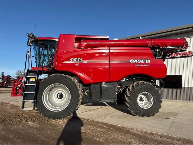 Image of Case IH 8250 equipment image 4