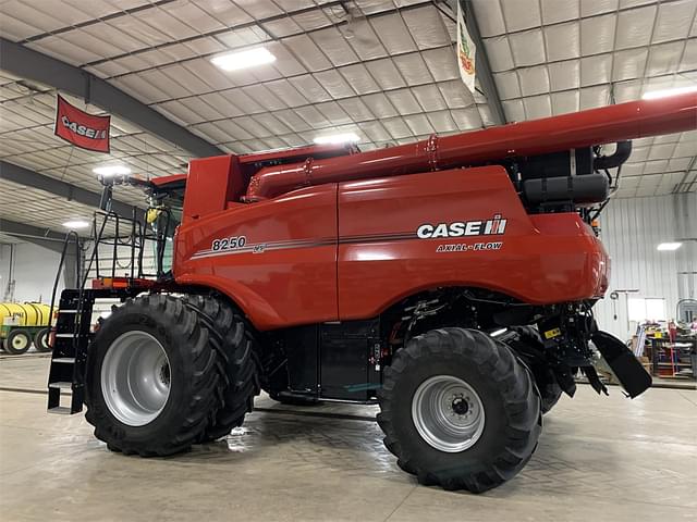 Image of Case IH 8250 equipment image 4