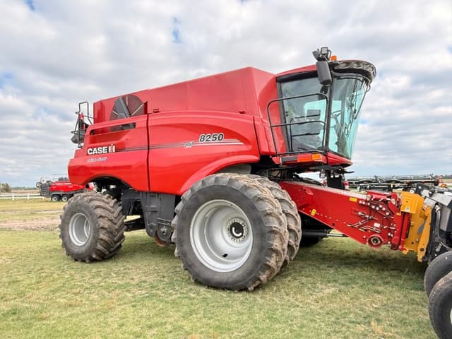 Image of Case IH 8250 equipment image 1