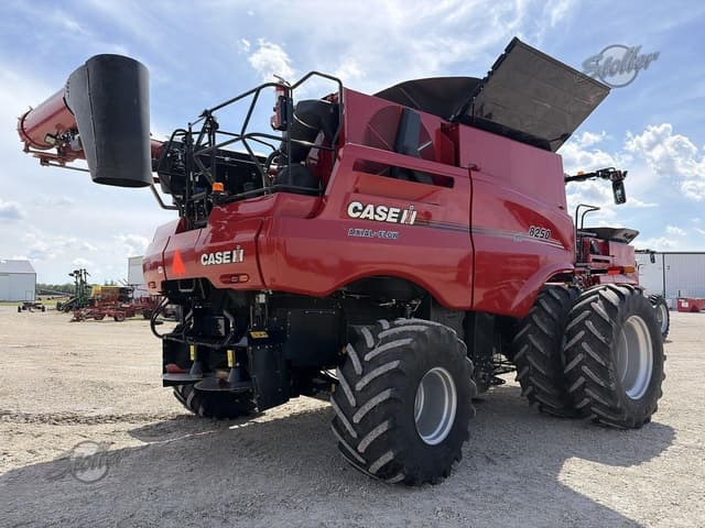 Image of Case IH 8250 equipment image 2