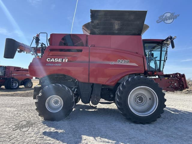 Image of Case IH 8250 equipment image 1