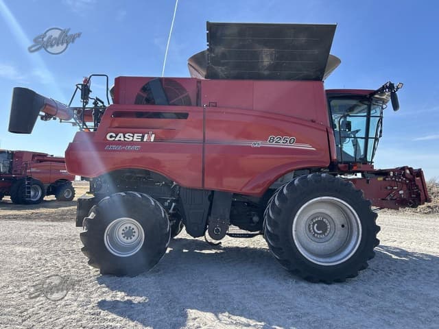 Image of Case IH 8250 equipment image 1