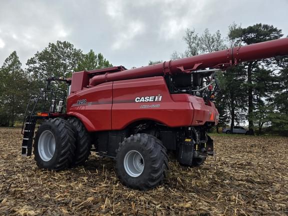 Image of Case IH 8250 equipment image 2