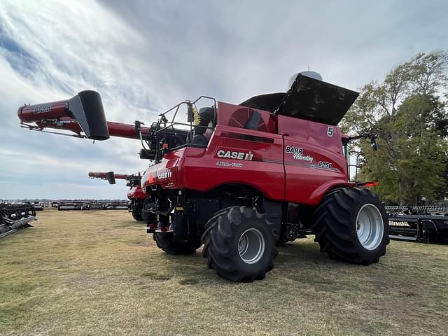 Image of Case IH 8250 equipment image 1