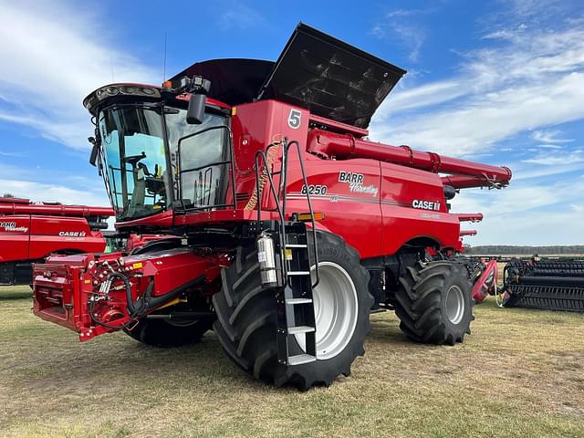 Image of Case IH 8250 equipment image 4