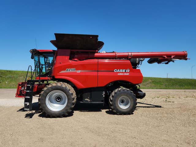 Image of Case IH 8250 equipment image 1