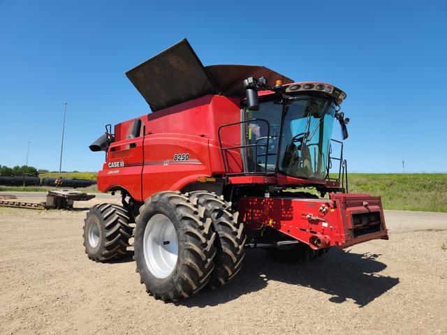 Image of Case IH 8250 equipment image 4