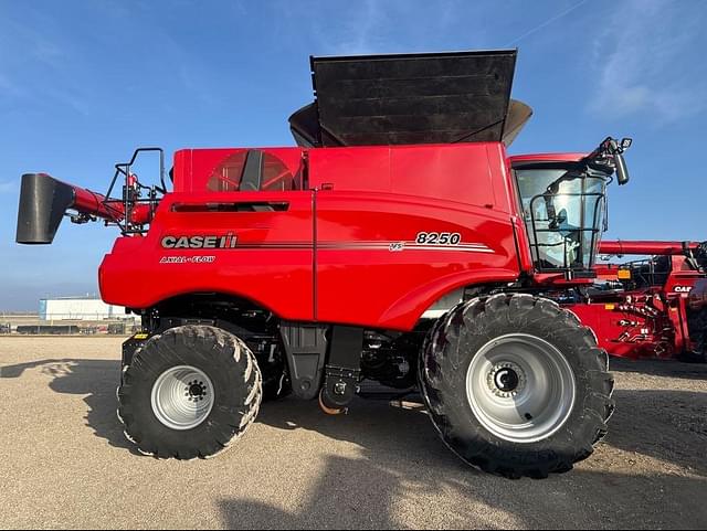 Image of Case IH 8250 equipment image 1