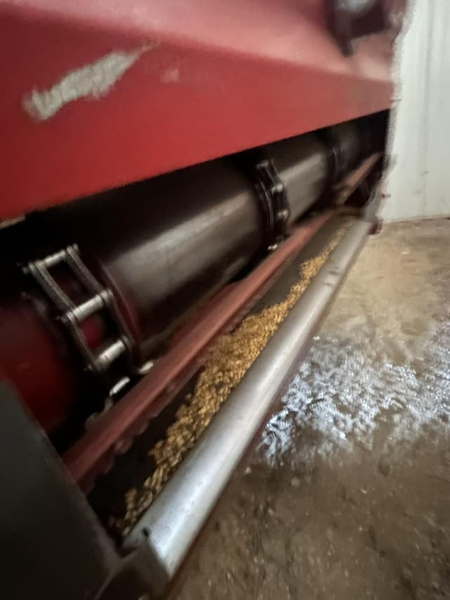 Image of Case IH 8250 equipment image 2