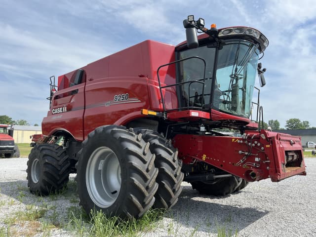 Image of Case IH 8250 equipment image 1