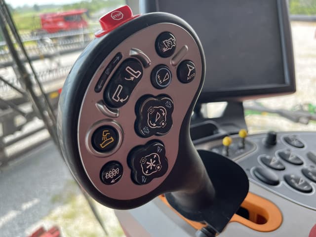 Image of Case IH 8250 equipment image 2