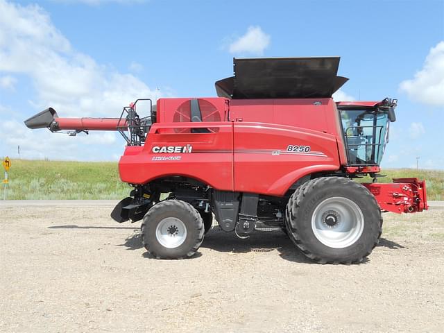 Image of Case IH 8250 equipment image 1