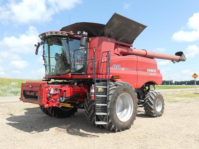 Image of Case IH 8250 equipment image 4