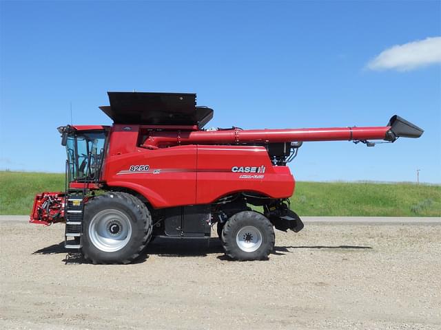 Image of Case IH 8250 equipment image 1