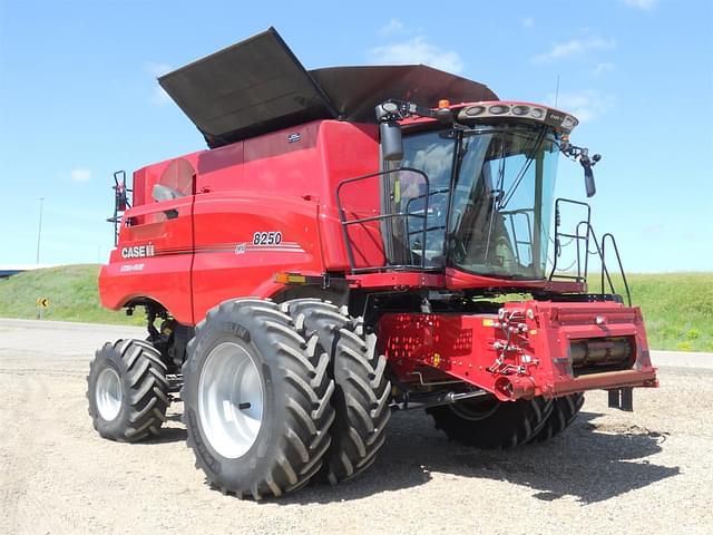 Image of Case IH 8250 equipment image 4