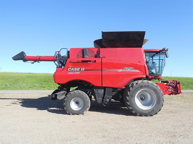 Image of Case IH 8250 equipment image 1