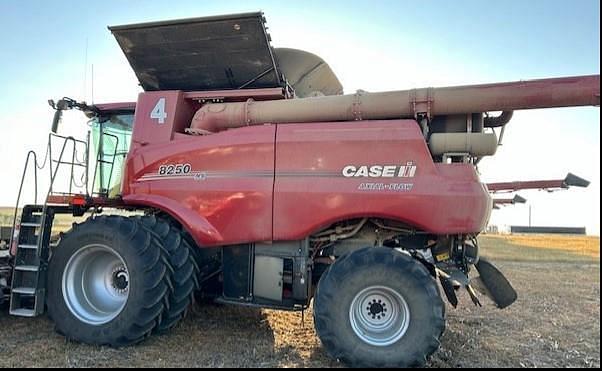 Image of Case IH 8250 equipment image 1