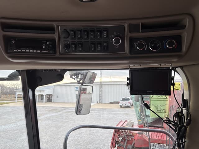 Image of Case IH 8250 equipment image 3