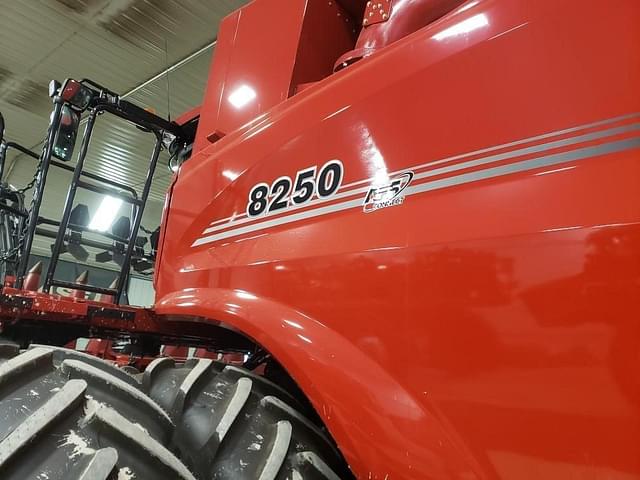 Image of Case IH 8250 equipment image 2