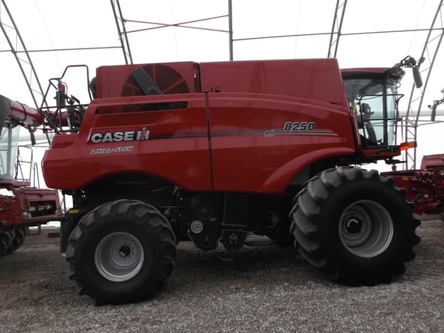Image of Case IH 8250 equipment image 4