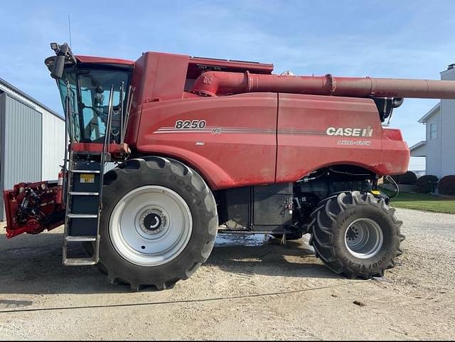 Image of Case IH 8250 equipment image 4