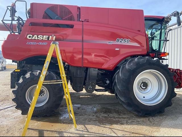 Image of Case IH 8250 equipment image 1