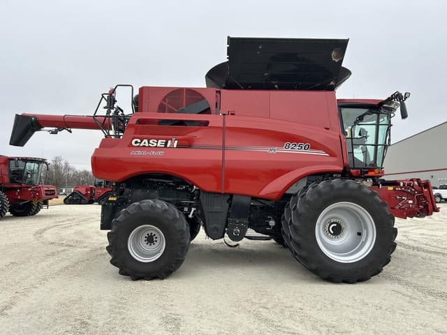 Image of Case IH 8250 equipment image 1