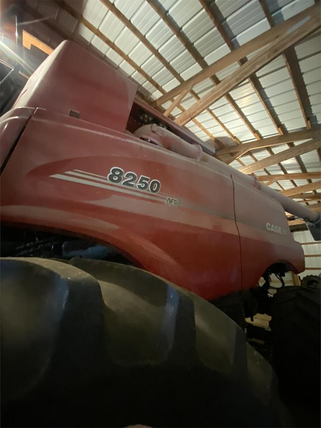 Image of Case IH 8250 equipment image 2