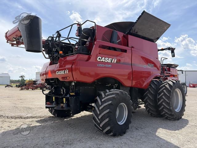 Image of Case IH 8250 equipment image 2