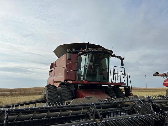 Image of Case IH 8250 equipment image 2