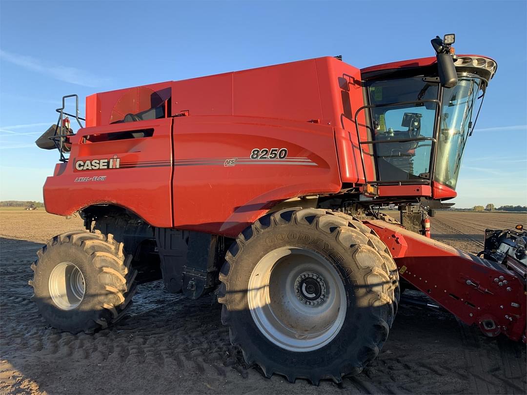 Image of Case IH 8250 Image 1