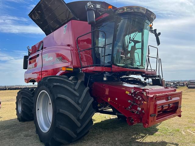 Image of Case IH 8250 equipment image 1