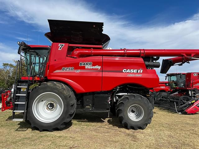 Image of Case IH 8250 equipment image 3