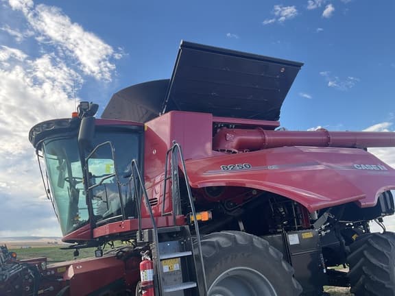 Image of Case IH 8250 equipment image 3