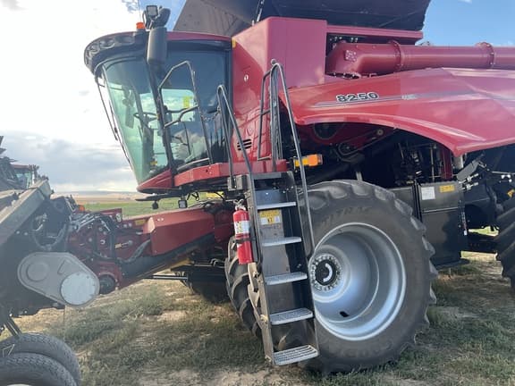 Image of Case IH 8250 equipment image 4