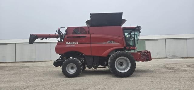 Image of Case IH 8250 equipment image 1