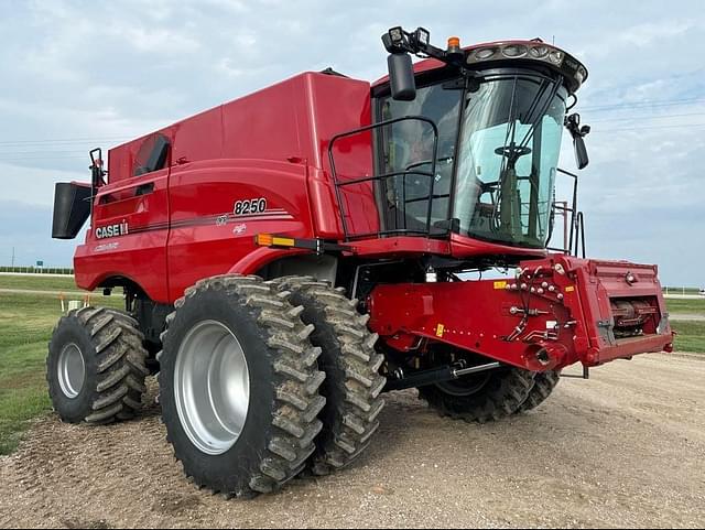 Image of Case IH 8250 equipment image 2