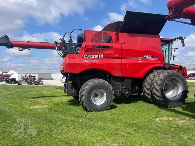 Image of Case IH 8250 equipment image 1