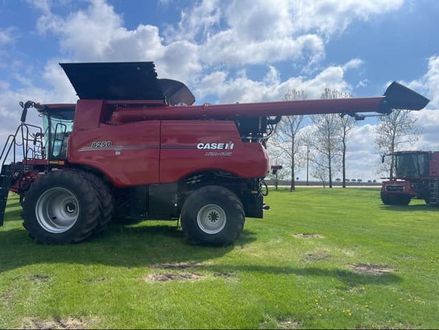 Image of Case IH 8250 equipment image 4