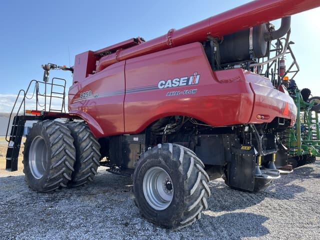 Image of Case IH 8250 equipment image 4