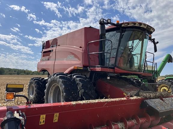 Image of Case IH 8250 equipment image 3